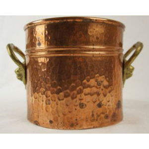 Maceta de cobre tallada a mano con patrón circular, estilo rústico, para decoración de plantas de interior en el hogar. - Product Image 3