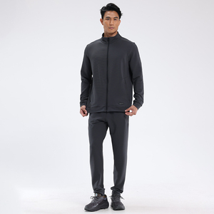 ชุดแทรคสูทพื้นฐาน ออกแบบมาเพื่อการสวมใส่ง่ายด้วยผ้าเนื้อนุ่ม ทรงหลวมสบาย ดูเรียบง่าย เหมาะสำหรับความสบายในชีวิตประจำวันและสไตล์ลำลอง - Product Image 3