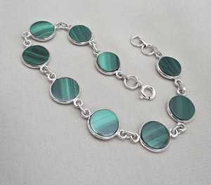 Pulsera de eslabones con cabujón redondo de malaquita verde, joyería hecha a mano con baño de oro - Product Image 6