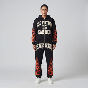 Conjunto de Sudadera con Capucha y Pantalones Deportivos para Mujer con Cremallera, Bordado Desgastado, Hombros Caídos y Sublimación - Product Image 1