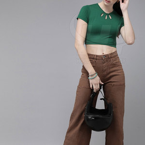 Fabricant pakistanais de t-shirts courts pour femmes, qualité supérieure, OEM, t-shirts courts pour femmes sur mesure - Product Image 5