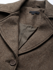Abrigo Largo para Mujer, Chaqueta Larga Minimalista con Tela Suave y Acabado Impecable para Moda Contemporánea y Atuendos Casuales - Product Image 6