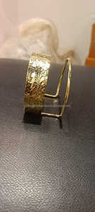 Graceful Charm Premium Brass Cuff Pulsera ajustable hecha a mano para mujer para la elegancia diaria - Product Image 4