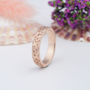 Bague en argent plaqué or S925 avec moissanite Pahal Jewels pour femme, design simple matelassé gravé, bijoux fins de luxe pour tous les jours - Product Image 5