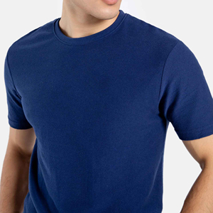 เสื้อยืดคอกลมแขนสั้นสีกรมท่าสำหรับผู้ชาย ผ้าฝ้าย 100% ผ้าเจอร์ซีย์เรียบ สวมใส่สบายๆ - Product Image 4