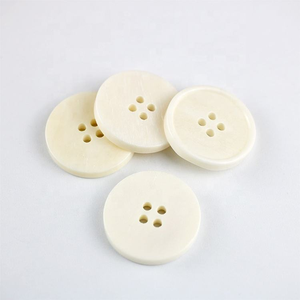 Botón de Hueso Crudo de Ganado para Abrigos y Prendas en India, Hecho a Mano, el Mejor Botón de Hueso - Product Image 2