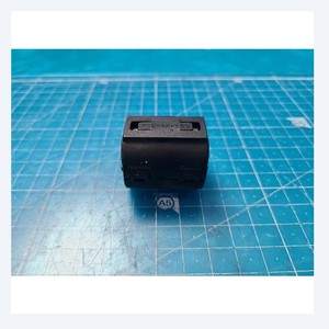 Núcleo de Ferrita NEC TOKIN ESD-SR-250 de Encaje Rápido, Usado como Pieza de Repuesto para Equipos Semiconductores Antiguos - Product Image 3