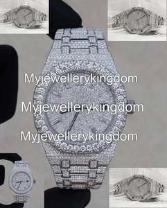 Montre de luxe pour homme personnalisée avec moissanite VVS1 - Boîtier en acier inoxydable, bracelet en moissanite, cadran rond, résistance à l'eau 10 bars - Product Image 1