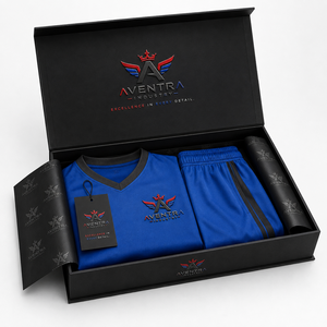 Uniforme de fútbol personalizado por sublimación, camiseta y pantalones cortos, diseñado para escuelas, clubes, academias y equipos profesionales. - Product Image 6