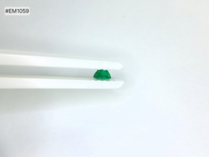 Esmeralda Premium de Grado 3A de Zambia, Forma Octogonal, 0.78ct, Gema Suelta Genuina, Color Intenso, para Joyería Exclusiva - Product Image 4