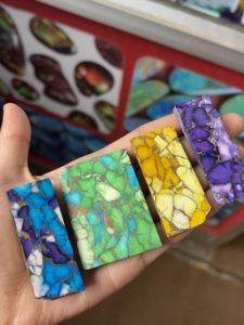 Turquesa Mohave Rectangular en Forma de Cabujón - Gema Natural Certificada GAC con Reverso Plano para Fabricación de Joyería al por Mayor con Efecto de Color - Product Image 4