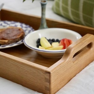 Plateau de service rectangulaire en bois décoratif au design minimaliste moderne avec poignées pour la maison et la cuisine, multifonctionnel - Product Image 3
