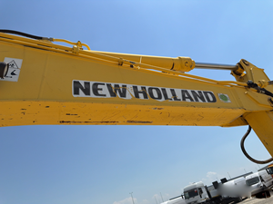 Excavadora Hidráulica de Orugas E215 de 2005 para Proyectos de Movimiento de Tierras y Excavación en Construcción Pesada - Product Image 2