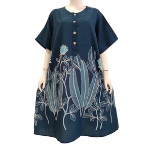 ชุดเดรสสำหรับฤดูร้อนขนาดจัมโบ้ของผู้หญิงชุดนอนแขนสั้นลายดอกไม้ใส่สบายผ้าเรยอนนุ่มสำหรับฤดูร้อน - Product Image 1