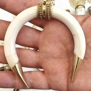 เขาควายธรรมชาติทรงกลมขนาด 5 ซม. ขัดเงา สีแองเจิล พร้อมรู สำหรับงาน DIY ขายส่งจำนวนมาก สำหรับตกแต่ง - Product Image 4