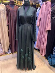 Abaya la plus vendue, style Dubaï, ornée de perles et de sequins, à manches longues, traditionnelle musulmane, faite à la main, pour mariage, respirante, col en V pour femme - Product Image 4