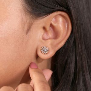 Boucles d'oreilles clous en diamant de laboratoire motif soleil, boucles d'oreilles étoile en diamant baguette, clous dorés imposants, bijoux de mariage, cadeau - Product Image 4