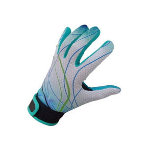 Gants de GAA Gaéliques Personnalisés de Haute Qualité pour Jeunes, Confortables, Souples, avec Paume en Latex Allemand de 2,5 mm, Légères, Extensibles et Ajustables - Product Image 2