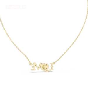 Colgante de diamante cultivado en laboratorio con letras 'LOVE' radiantes, con cadena y dije romántico de alfabeto en oro amarillo macizo, de alta joyería. - Product Image 3