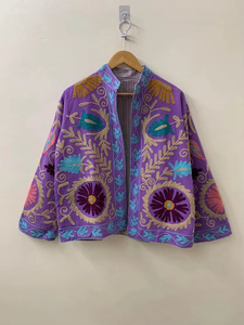 Chaqueta Bomber Reversible de Terciopelo de Algodón con Bordado a Mano, Diseño Floral Vintage, Regalo de Otoño/Invierno para Ella - Product Image 1