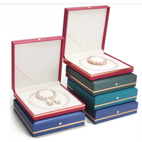 Boîte d'emballage de bijoux haut de gamme, auto-élevante, en papier écologique, fabriquée à partir de matériaux recyclés, durable, avec gaufrage magnétique et éponge