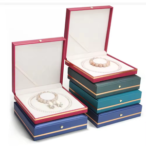 Boîte d'emballage pour bijoux en carton auto-élevable avec fermeture magnétique et doublure en éponge pour bagues, pendentifs, bracelets, colliers – Vente en gros - Product Image 5