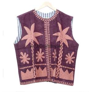 เสื้อแจ็คเก็ตบอมเบอร์ผ้าฝ้ายทอลายดอกไม้สำหรับผู้หญิง แบรนด์ A2ZCraftBazar ติดกระดุมแบบปกปิด ผลิตด้วยมือ เหมาะสำหรับฤดูใบไม้ผลิ/ฤดูใบไม้ร่วง ผ้าฝ้าย 100% - Product Image 1