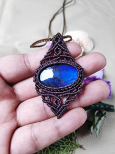 Collar con Colgante de Jade Hecho a Mano, Gema Natural con Destello Azul, Cadenas Clásicas de Budismo, Joyería Artesanal - Product Image 4