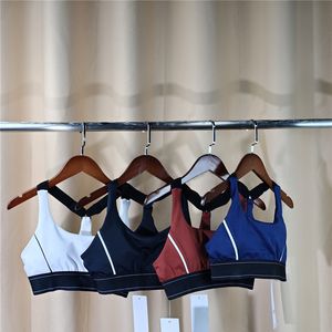 Ensemble de yoga et de fitness pour femmes, respirant et léger, de haute qualité, avec débardeur de sport et leggings très extensibles pour la salle de sport et le yoga au quotidien - Product Image 6