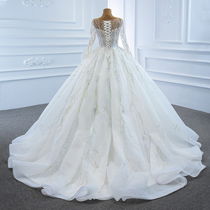 Vestido de Novia Clásico Corte A, Manga Larga, Espalda de Encaje, Chifón, Bordado, Perlas, Largo hasta el Suelo, Cuello en V - Product Image 1