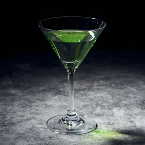 Verre à Martini en Cristal Moderne, Verres à Cocktail d'Inspiration Vintage, Vaisselle de Bar Élégante, Collection pour Soirées et Réceptions - Product Image 3