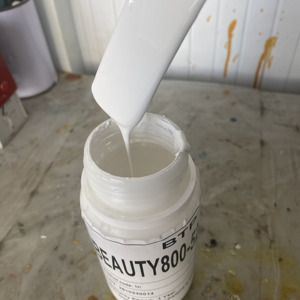 Pintura de Acabado para Interiores a Base de Agua de Primera Calidad, con Tonos Neutros Cálidos y Acabado Suave para un Hogar Moderno y Acogedor - Product Image 6