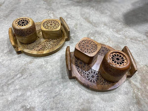 Shel Aura - Juego de Quemadores de Incienso de Madera Hechos a Mano, Base de Madera de Sándalo con Tallado Geométrico, Religioso, Ecológico, 100% Natural, Chino - Product Image 1