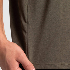 T-shirt homme en polyester et élasthanne, coupe classique, manches raglan, logo personnalisé de haute qualité. - Product Image 5