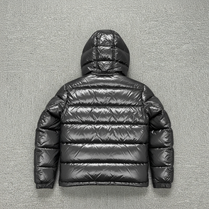 Chaqueta Acolchada Impermeable con Estampado DTF Personalizado al por Mayor para Hombre, Color Sólido, Estilo Casual de Invierno, Cuello Camisero, Estilo Urbano - Product Image 3