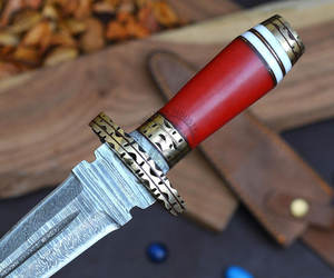 Nouveau couteau Dogger artisanal en acier Damas avec manche en résine rouge, couteau à lame fixe, meilleur couteau de survie et de chasse de collection - Product Image 5