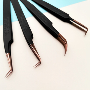 Pinzas para Pestañas de Acero Inoxidable con Punta Dorada y Revestimiento Negro Antiestático, Duraderas, Agarre Perfecto, Punta Dentada/Serrada, 10 mm de Longitud - Product Image 2