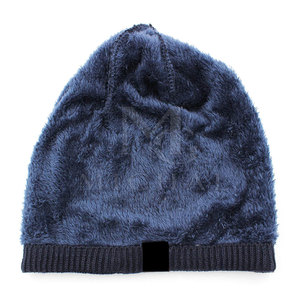 Gorro de punto cálido con textura suave diseñado para actividades al aire libre, viajes, uso casual y temporadas frías. - Product Image 3
