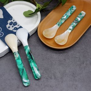 Cuchara de caviar de nácar de calidad hotelera, herramienta de presentación de mariscos de lujo para una excelencia gastronómica - Product Image 1
