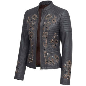 Veste de motard en PU brodée pour femme Kadia, manteau de moto en cuir gris avec motifs floraux multicolores et vestes de moto matelassées - Product Image 3