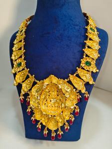 Collier pendentif Lakshmi en or 22 carats, bijoux de temple antiques, mariage indien traditionnel, disponible en OR/ARGENT/BRASS - Product Image 3