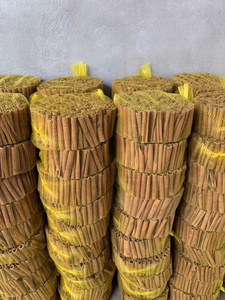 Pimienta de Vietnam en Rodajas Crudas Secas 95% para el Mercado Europeo, Especias de Alta Calidad al por Mayor, 8-10 cm - Product Image 4