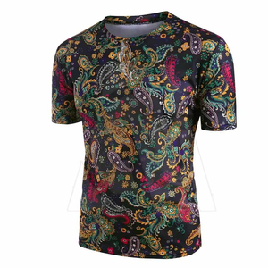 T-shirt homme en sublimation, structuré pour une durabilité accrue, avec des coutures solides et un tissu résistant. - Product Image 3