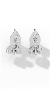 Boucles d'oreilles clous solitaires en diamant de laboratoire taille poire allongée à trois griffes, or 18 carats, fournisseur de bijoux fins de luxe - Product Image 4