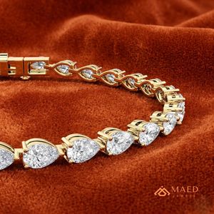 สร้อยข้อมือเทนนิสประดับมอสซาไนต์ทรงลูกแพร์ชุบทอง 18K สำหรับผู้หญิง ดีไซน์หรูหราสไตล์แฟชั่นจากเบเวอร์ลี่ฮิลส์ - Product Image 2
