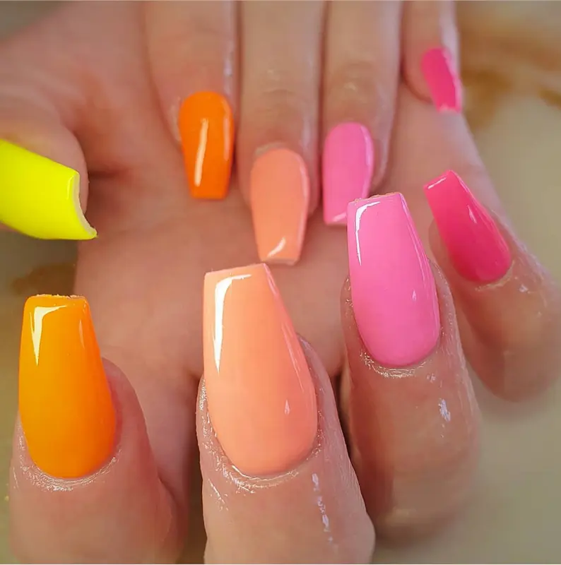 Fabricant chinois fournit une petite quantité de vernis à ongles à fluorescence néon personnalisable