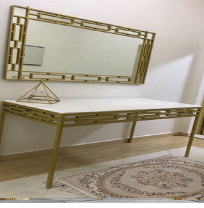 Miroir rond classique doré assorti à une console à motif diamant ; disponible à prix de gros. - Product Image 3