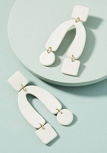 Boucles d'oreilles tendance en résine pour femmes, légères et colorées, bijoux modernes et élégants, parfaits pour le quotidien et les soirées - Product Image 2