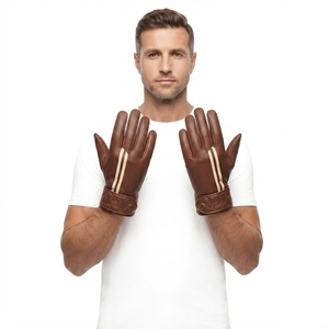 Gants de conduite en cuir brun vintage perforés Hashbloom International avec une adhérence améliorée pour une utilisation en extérieur et pour le sport - Product Image 1