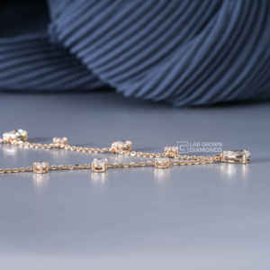 Pendentif en or jaune 14 carats avec moissanite taille poire et taille ronde pour femme, bijou de luxe, poids total 1,96 carat, 3,87 grammes - Product Image 3